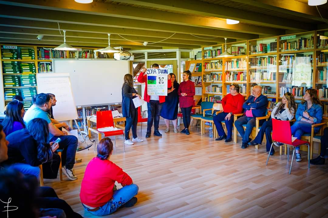 Seminario sobre el holocausto y la resistencia romaní